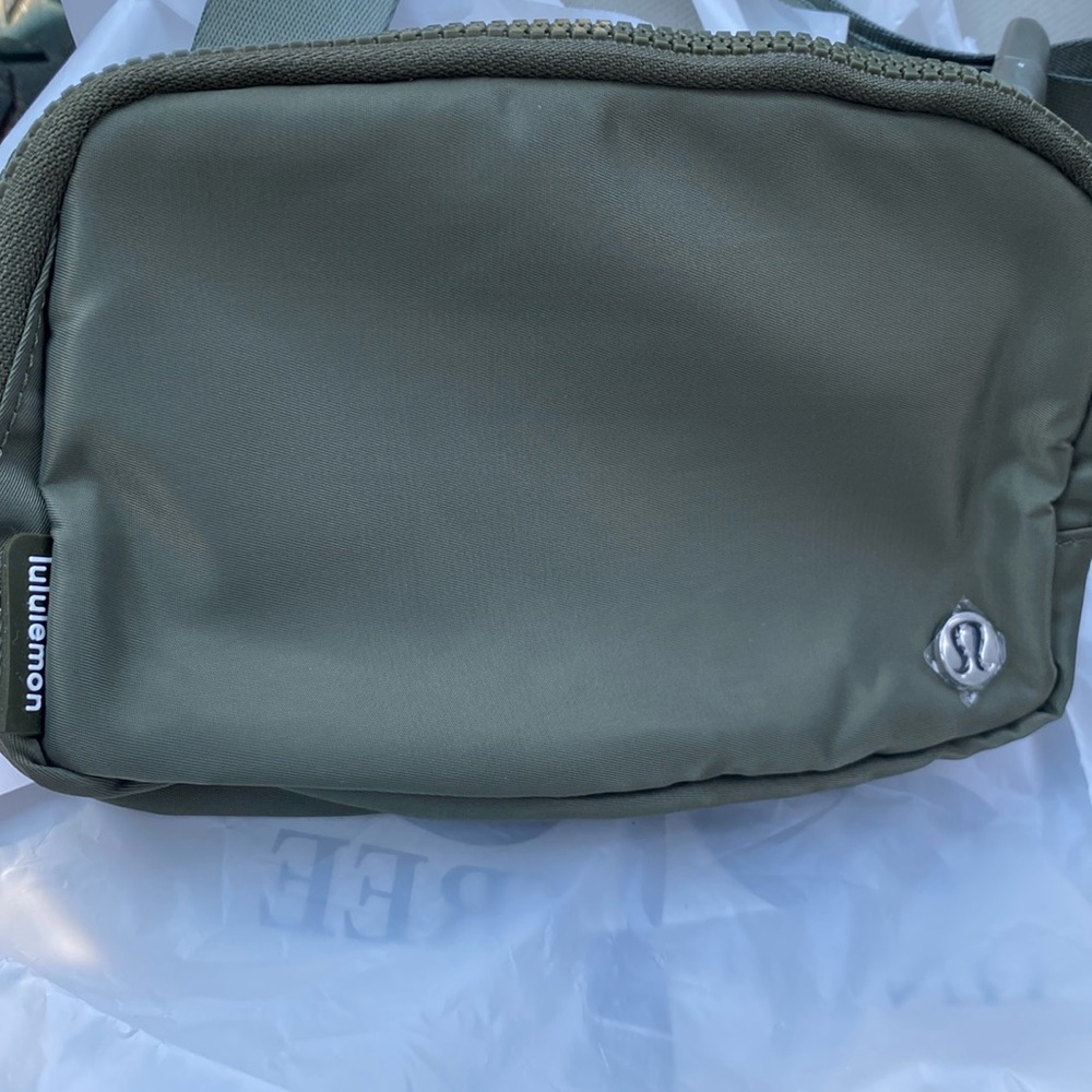 Green Lululemon belt bag